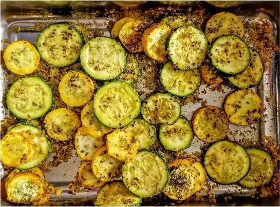 Frisse, geroosterde courgettes uit de oven